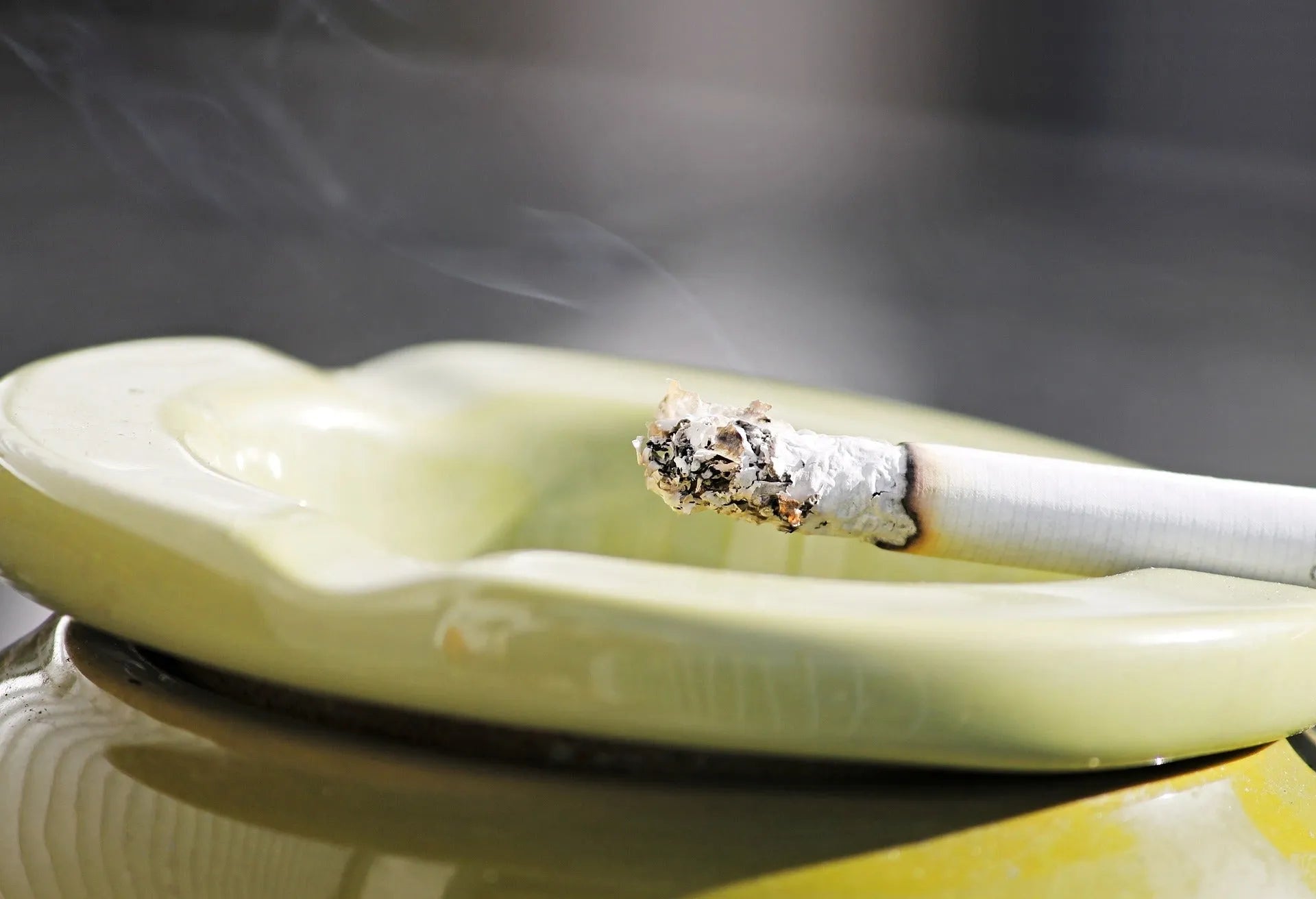 is buying tobacco online legal It is illegal in Illinois for anyone under the age of 21 to buy tobacco  products. It's also illegal for adults to purchase these products for  underage individuals. Help Teens gain awareness